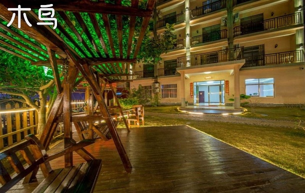 涠洲岛滴水丹屏景区城景三人间-北海海城区日租-木鸟民宿